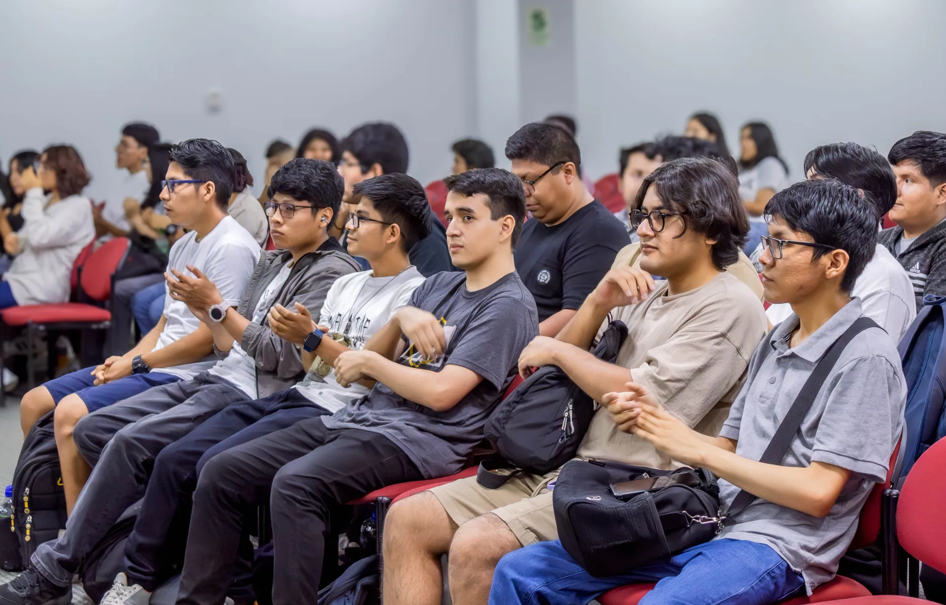 Asistentes al evento de presentación de LEAD UTP
