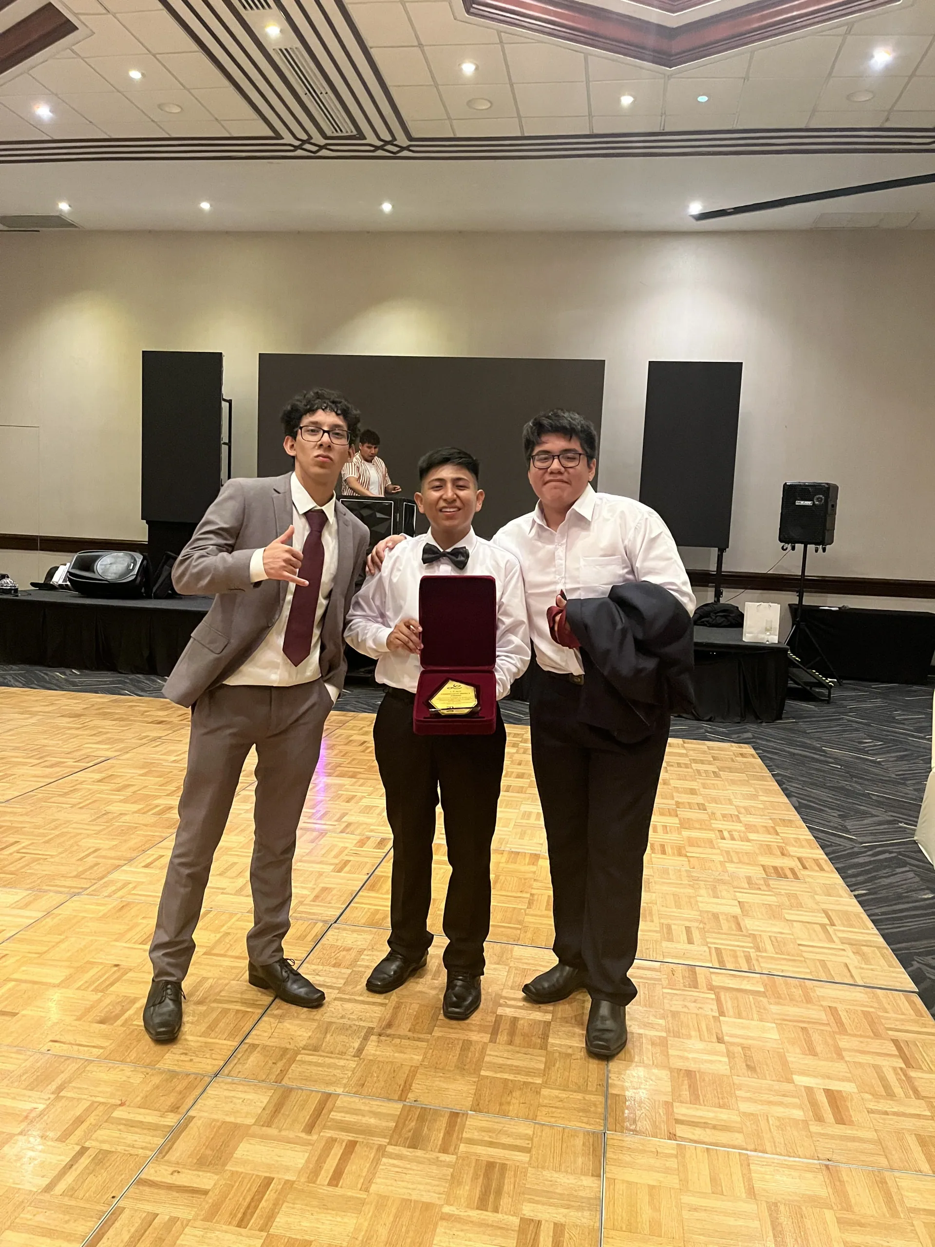 Entrega de premio durante LEAD Gala