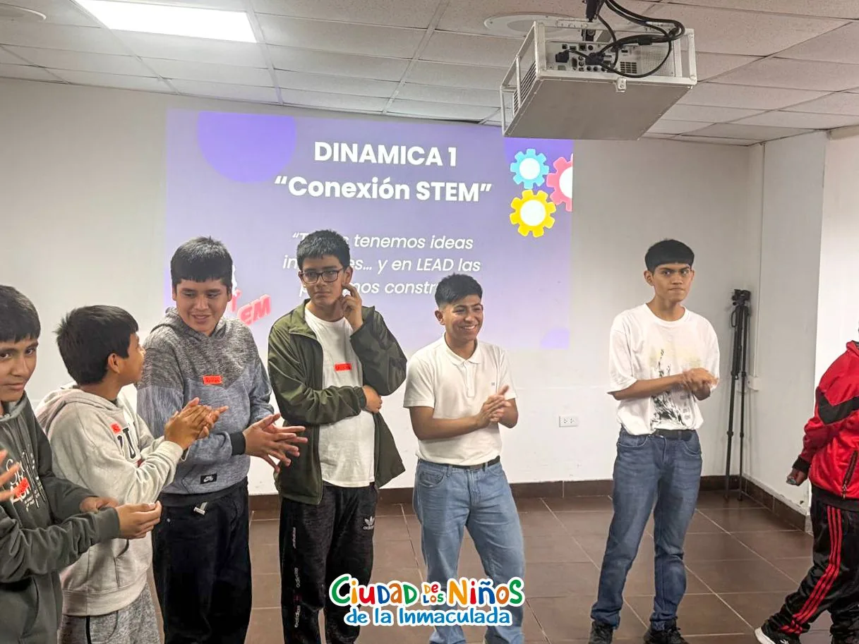 Dinámica "Conexión STEM" en el programa Pequeños Einstein + Habilidades Blandas