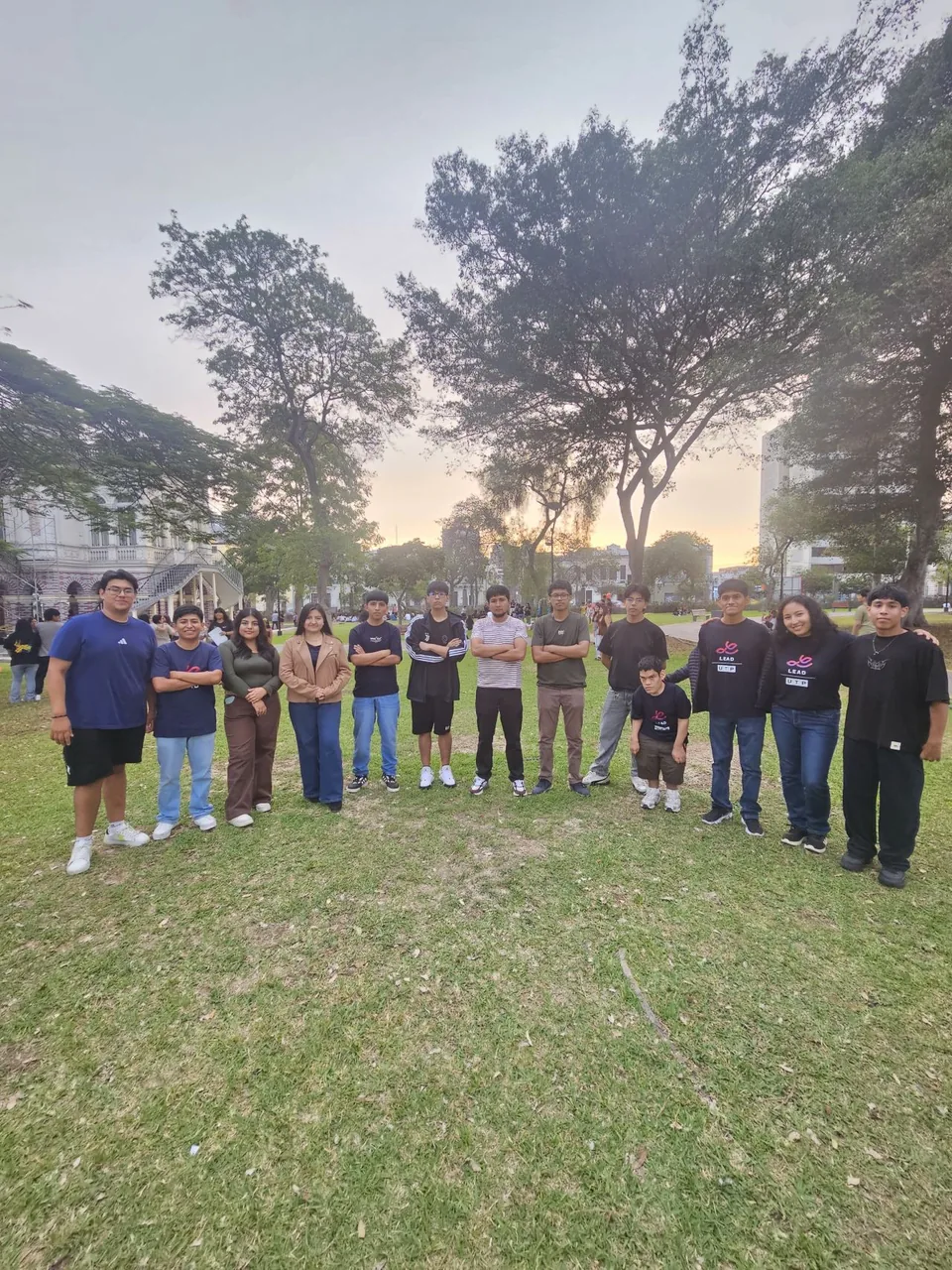 Foto grupal del Pilar LEAD Academia en su día de integración
