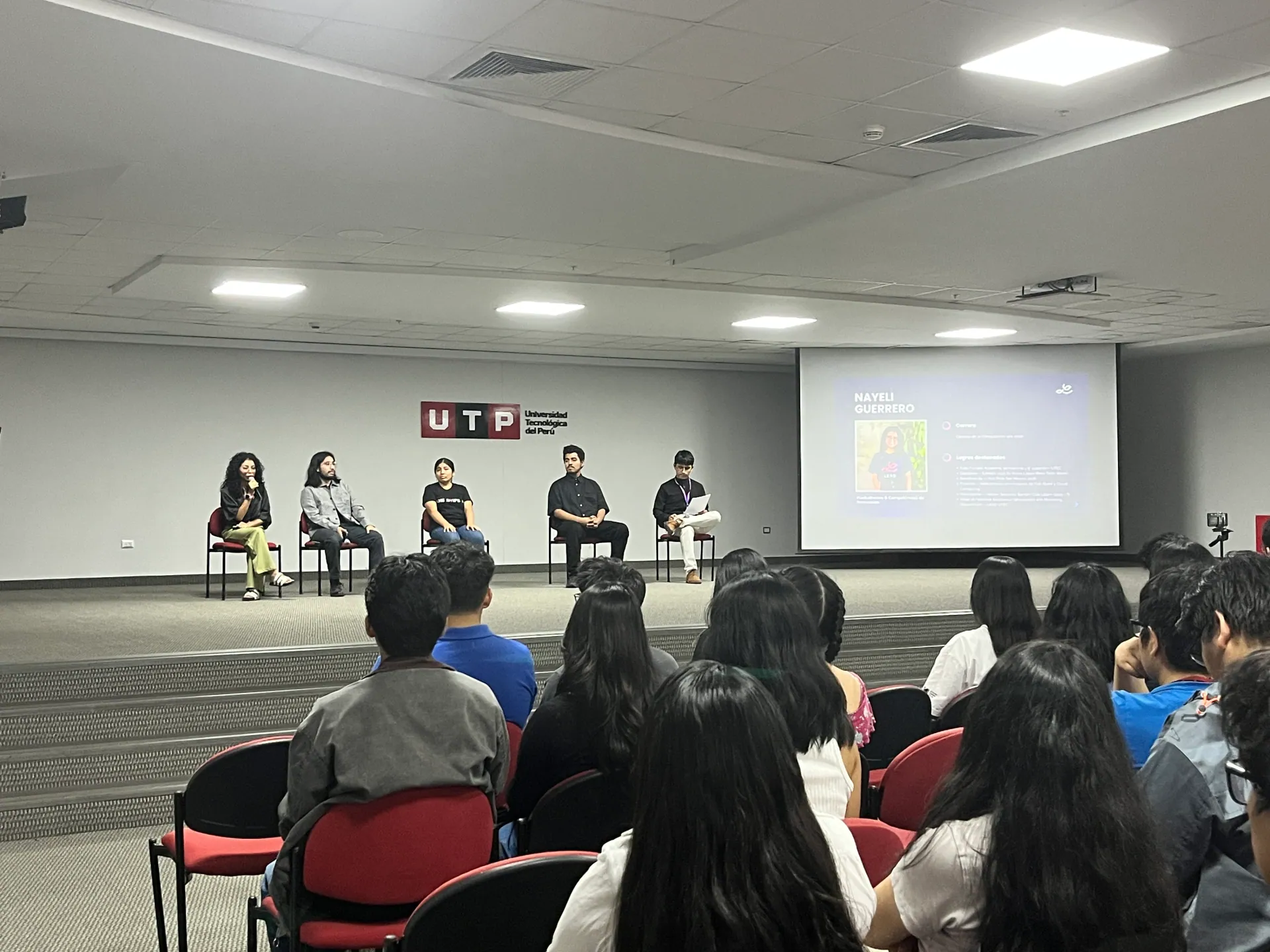 Panel durante LEAD Talent Showcase