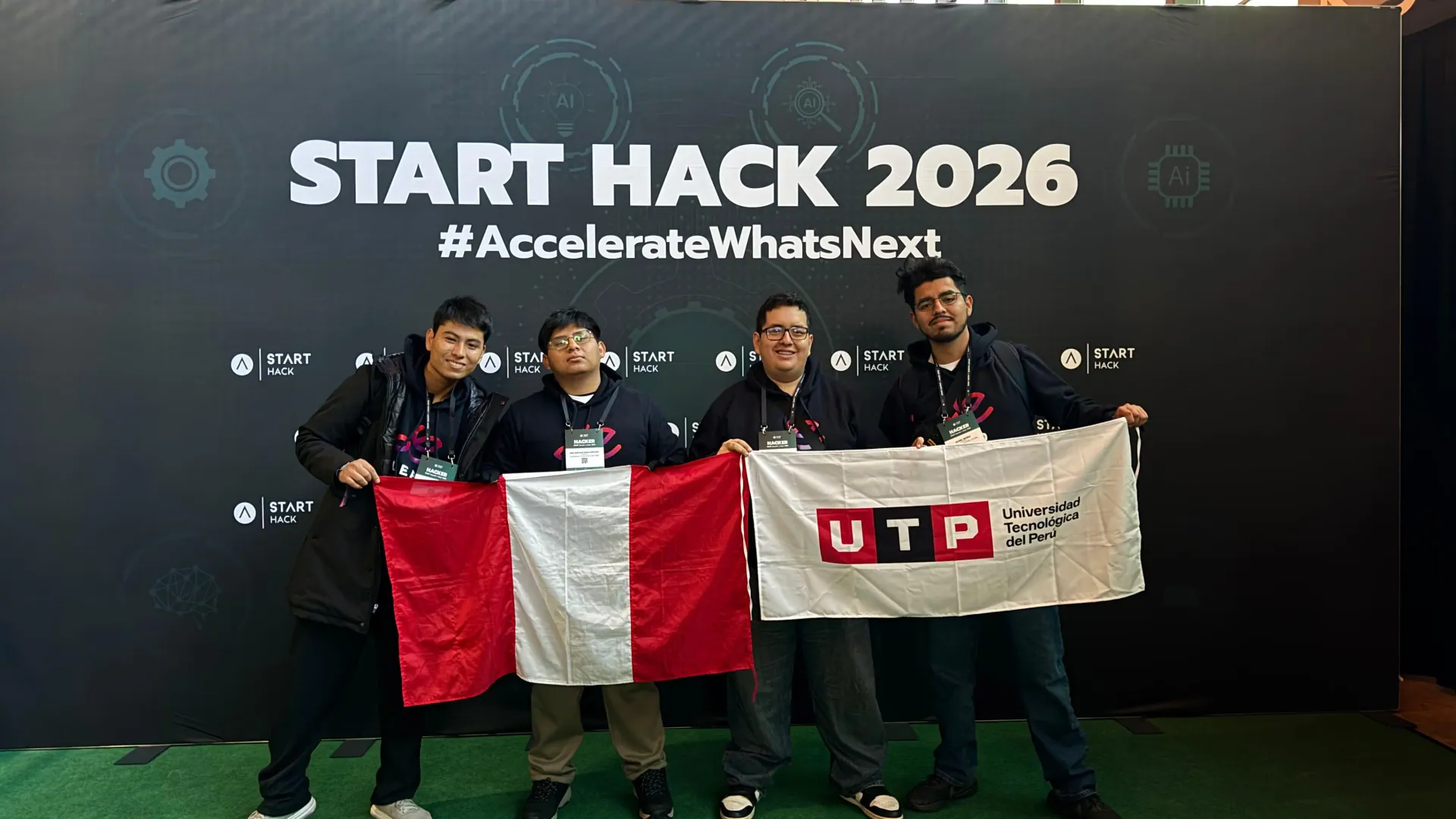 Foto grupal de la delegación de LEAD UTP en START Hack, Suiza